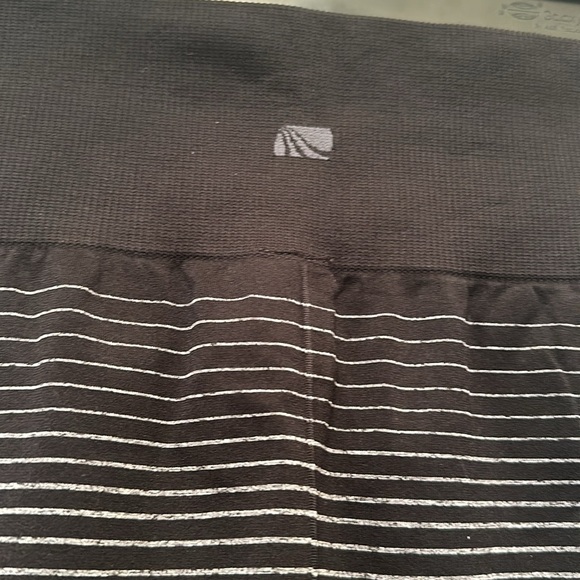 Marika Leggings (NWT) - Picture 4 of 7